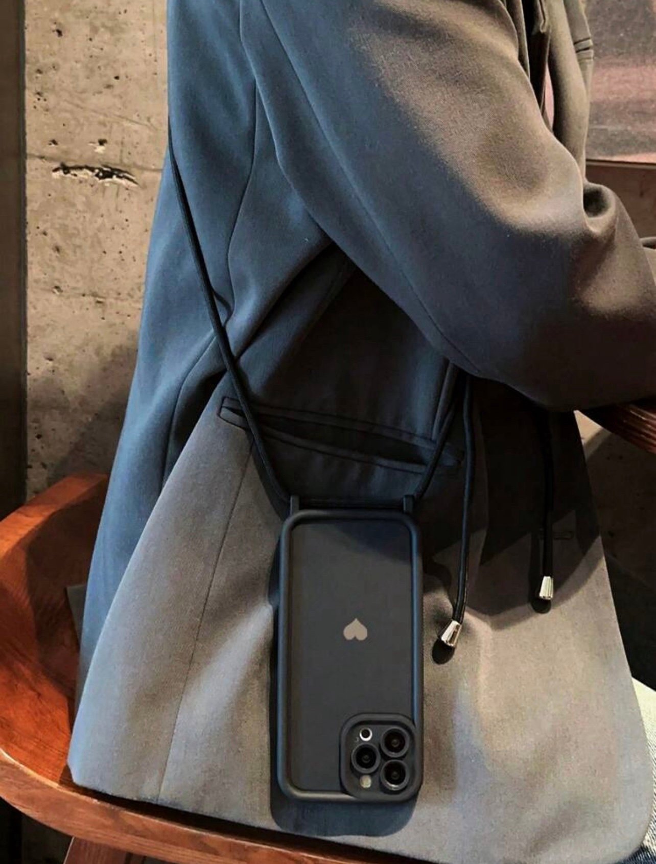 screenshot-8 Coque Avec Lanières En Noire - Image 1